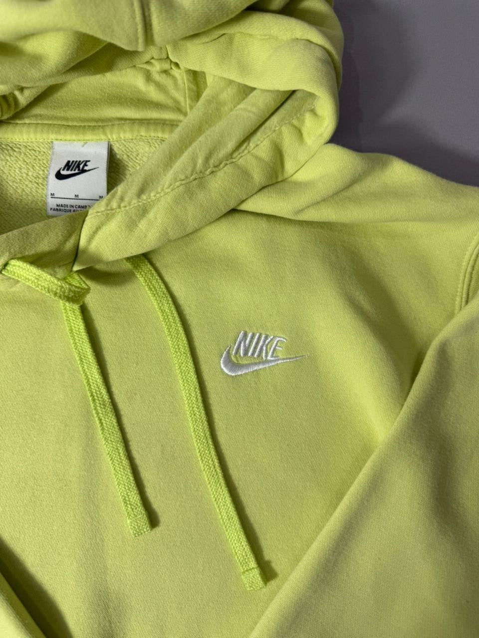 Nike Men's Green Pullover Hoodie Sweatshirt Size Medium US Hooded Casual Wear