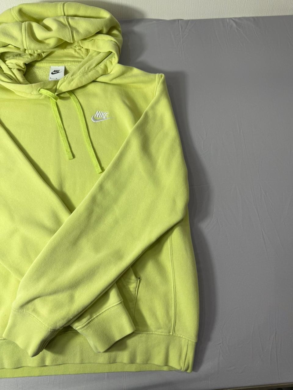 Nike Men's Green Pullover Hoodie Sweatshirt Size Medium US Hooded Casual Wear