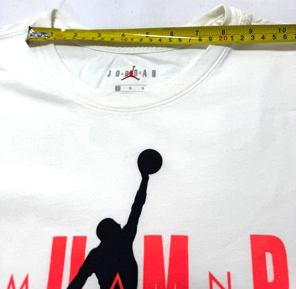 Pre-loved Jordan Jumpman Crew T-Shirt in white — regular fit, cotton, Size L. 16% off retail. Authenticity guaranteed. Shop now at Artistic Haul UAE.