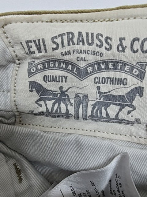 Levi Strauss Men Khaki Straight Jeans Size 31x32 Regular Button 5-Pocket