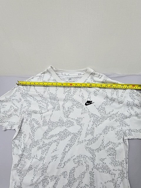 Nike Men's White Camo The Nike Tee T-Shirt XL Short Sleeve Cotton