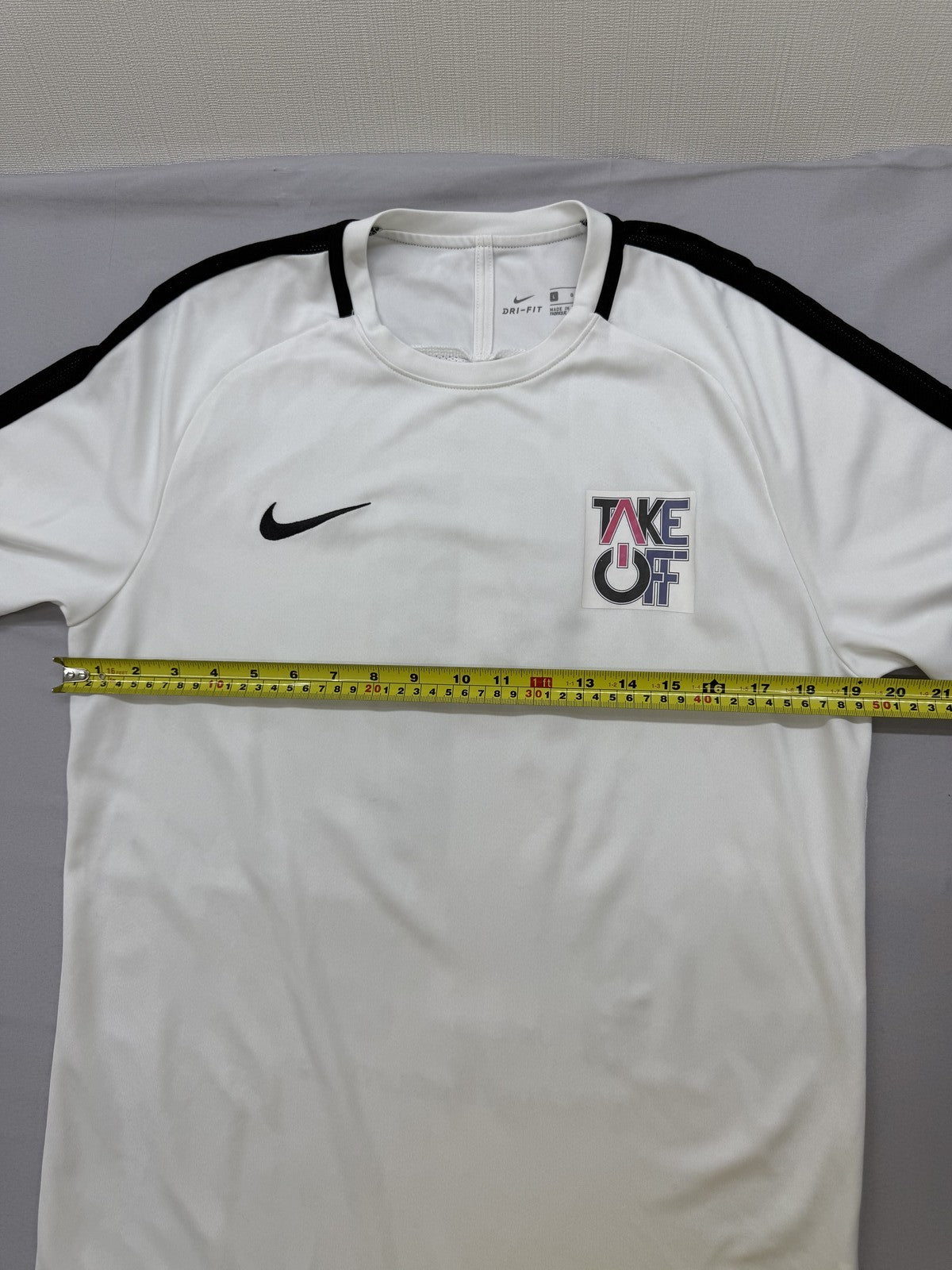 Nike Men's L White Dri-FIT Soccer Jersey Short Sleeve