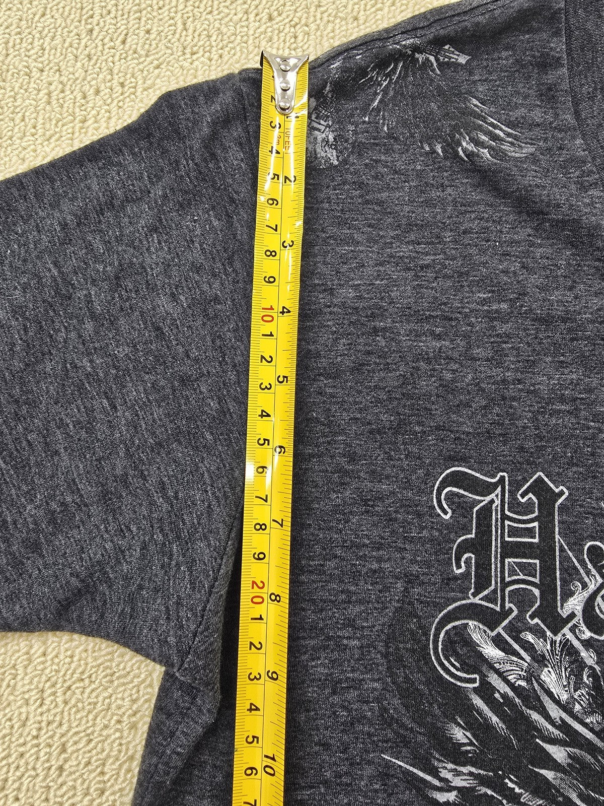 Hard Rock Cafe Grey V-Neck T-Shirt Small Short Sleeve Unisex