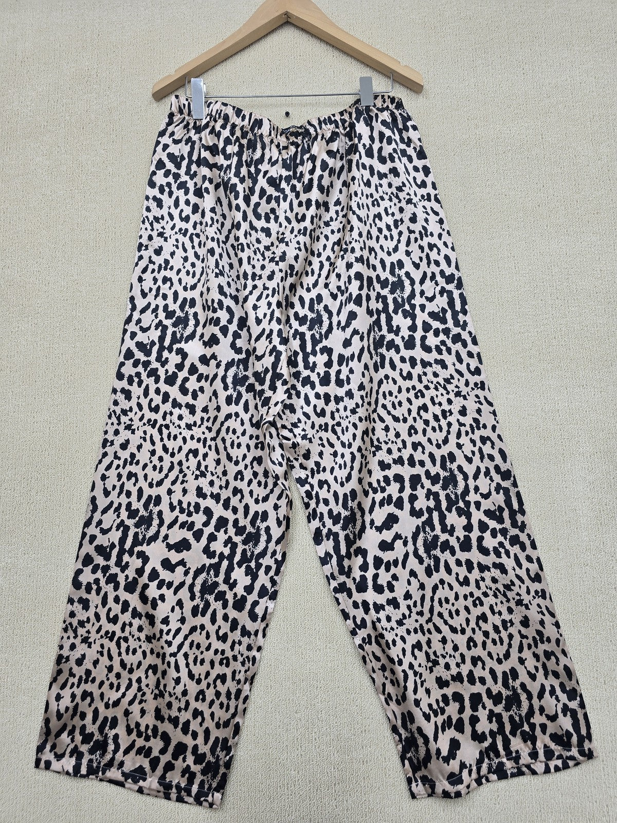 Bebe Leopard Animal Print Wide Leg Pants XL Tan Black Polyester