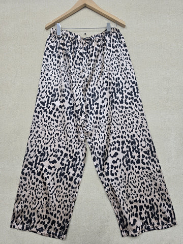 Bebe Leopard Animal Print Wide Leg Pants XL Tan Black Polyester